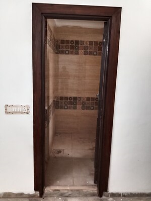 Attached Bathroom in 2 BHK Builder Floor at Green Fields Colony – for Sale