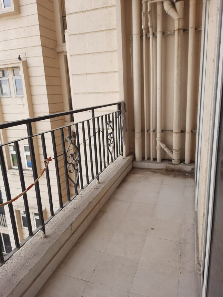 Balcony, signature-the-serenas 2 Bedroom 724 Sq.Ft. Apartment In Sohna Sector 36 Gurgaon 8676566