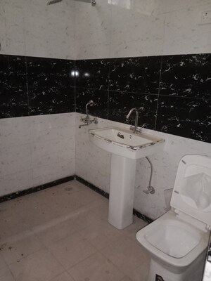Attached Bathroom in 2 BHK Builder Floor at Green Fields Colony – for Sale