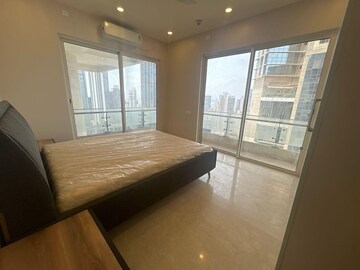 Room in 3 BHK Apartment at Indiabulls Sky Forest, Lower Parel – for Rent