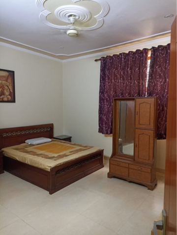 Bedroom in 4 BHK Builder Floor at Sector 92 – for Rent
