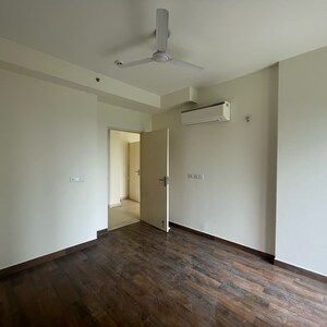 Room in 3 BHK Apartment at Conscient Heritage Max, Sector 102 – for Sale