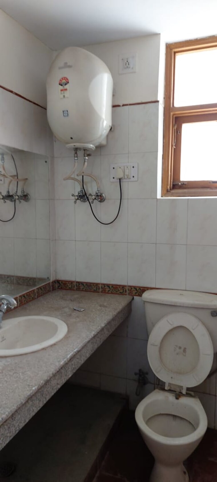 Bathroom, ansal-sushant-estate 2 Bedroom 1000 Sq.Ft. Apartment In Sector 52 Gurgaon 8676628