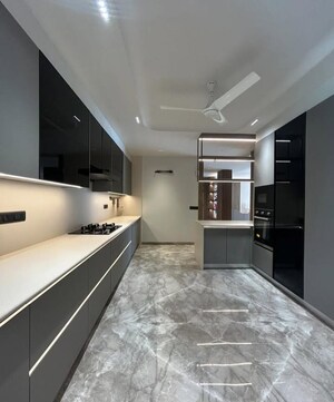 Kitchen in 3.5 BHK Builder Floor at Sector 35 – for Sale