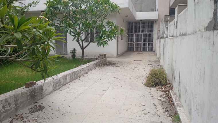 Balcony, sector 105  112 Sq.Mt. Plot In Sector 105 Noida 8676659