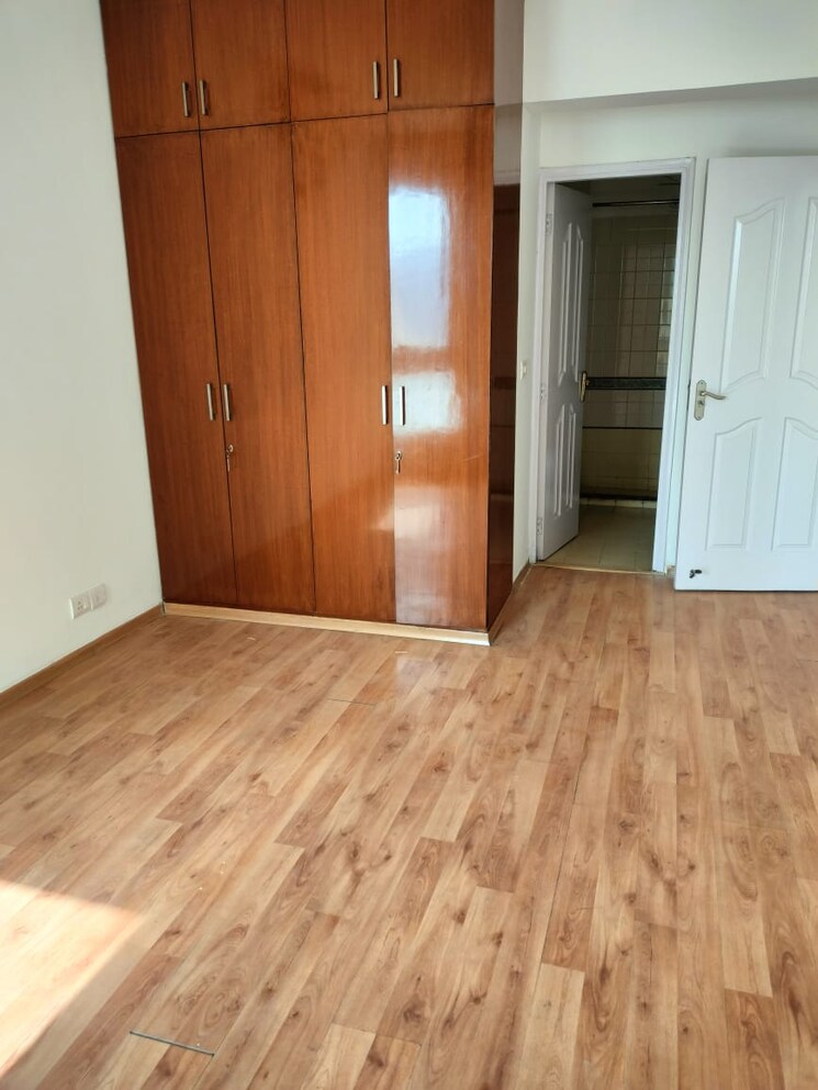 Room, dlf-westend-heights 4 Bedroom 2800 Sq.Ft. Apartment In Sector 53 Gurgaon 8676674