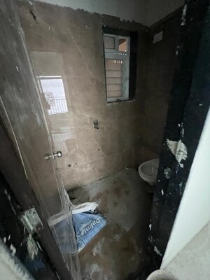 Bathroom in 1 BHK Apartment at 118 WEST, Agripada – for Sale