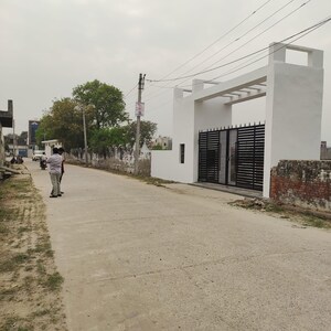 Parking in  Plot at Dhoom Manikpur – for Sale