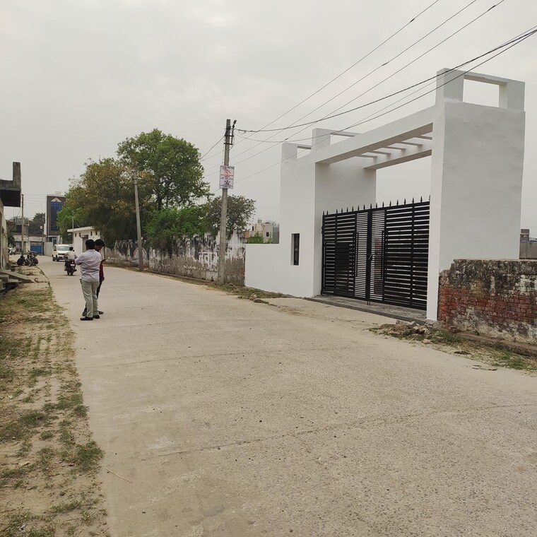  Parking, dhoom manikpur  150 Sq.Yd. Plot In Dhoom Manikpur Greater Noida 8676739