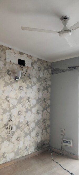 Room in 4 BHK Builder Floor at Orchid Island, Sector 51 – for Sale