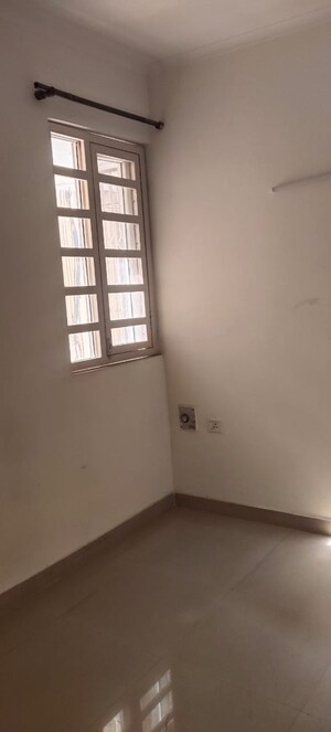 Room in 4 BHK Builder Floor at Orchid Island, Sector 51 – for Sale