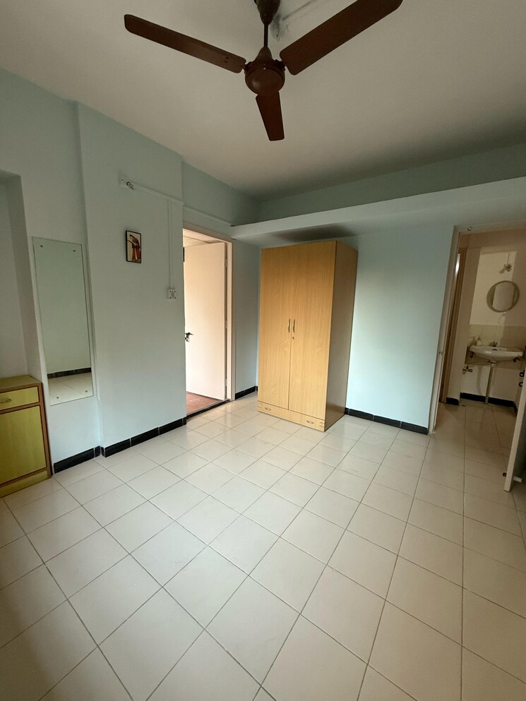 Room, vanaz-corner 1 Bedroom 600 Sq.Ft. Apartment In Kothrud Pune 8676799