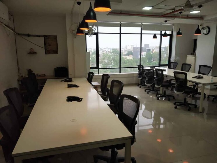Team Area, vijay nagar Commercial Office Space 1550 Sq.Ft. In Vijay Nagar Indore 8676803
