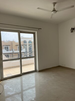 Room in 4 BHK Apartment at Puri Vip Floors, Sector 81 – for Sale