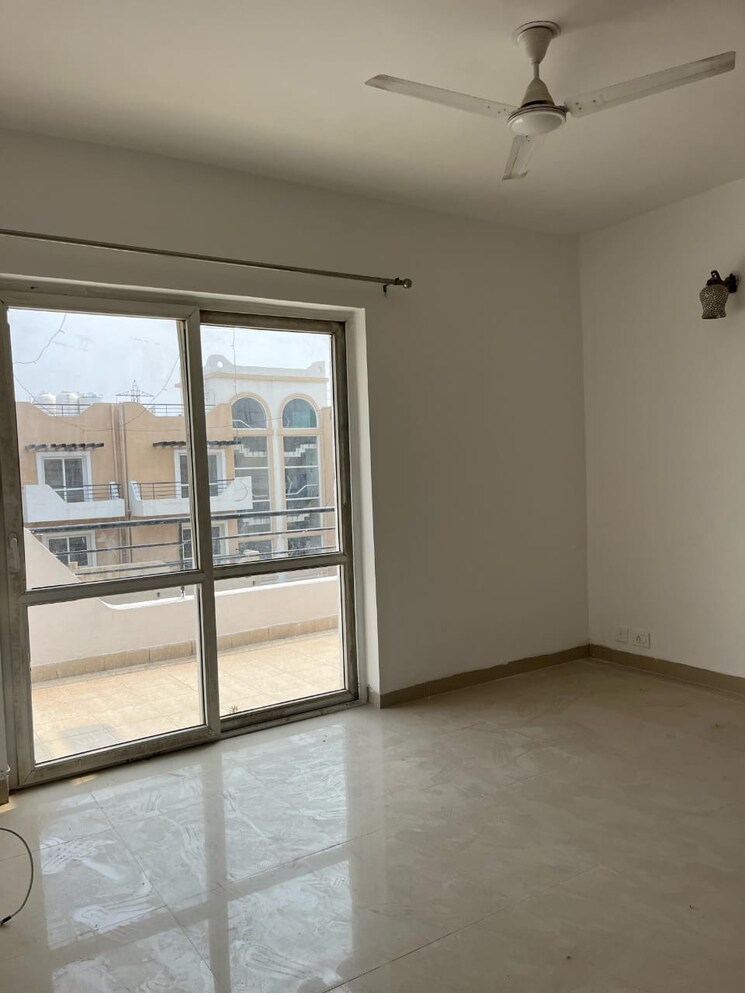 Room, puri-vip-floors 4 Bedroom 4500 Sq.Ft. Apartment In Sector 81 Faridabad 8676834