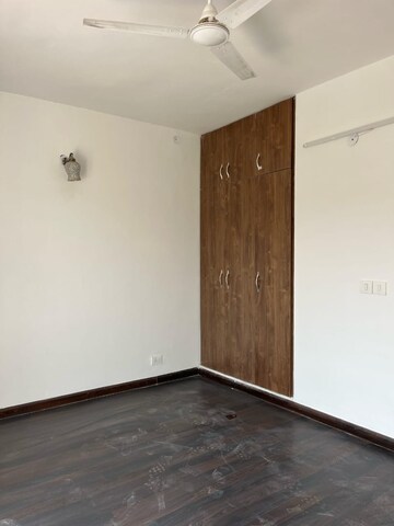4 BHK Apartment For Sale in Puri Vip Floors, Sector 81