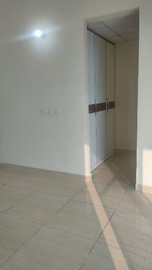Room in 3 BHK Apartment at Gaur Sportswood, Sector 79 – for Rent