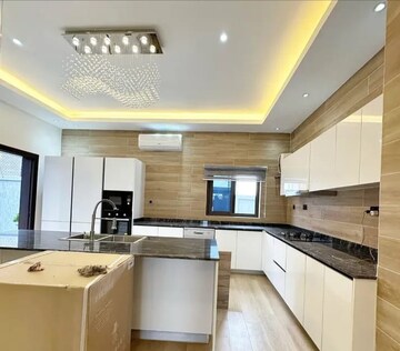 Kitchen in 4 BHK Builder Floor at Sector 28 – for Sale
