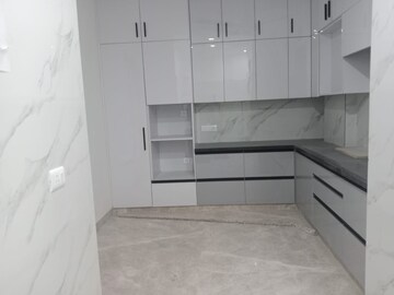 Bathroom in 3 BHK Builder Floor at South Extension ii – for Rent