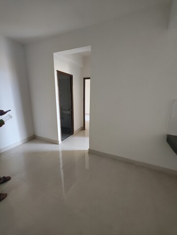 Room in 2 BHK Apartment at Signature Global The Roselia, Sector 95a – for Sale