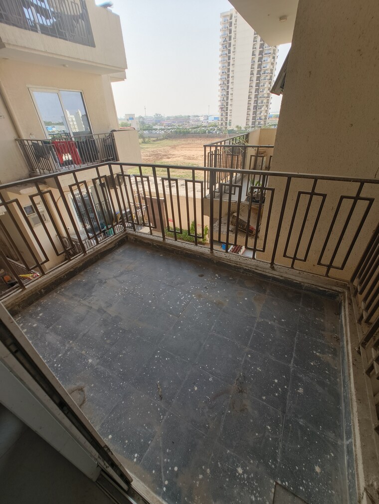 Balcony, signature-global-the-roselia 2 Bedroom 700 Sq.Ft. Apartment In Sector 95a Gurgaon 8676878