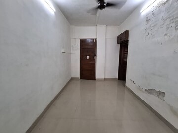 Room in 1 BHK Apartment at Andheri West – for Rent