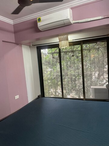 Bedroom in 2 BHK Apartment at Andheri West – for Rent