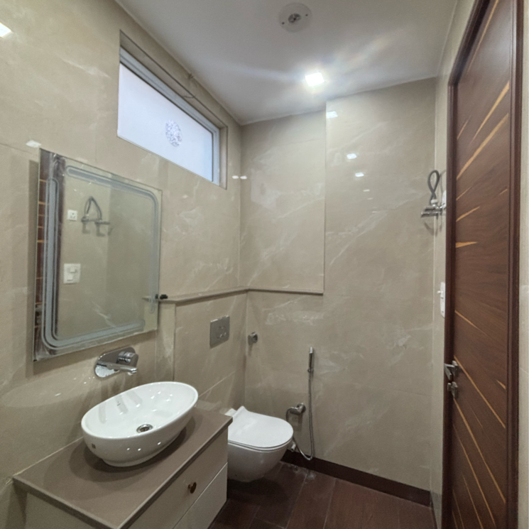 Bathroom, rohini sector 11 3 Bedroom 1400 Sq.Ft. Builder Floor In Rohini Sector 11 Delhi 8676944