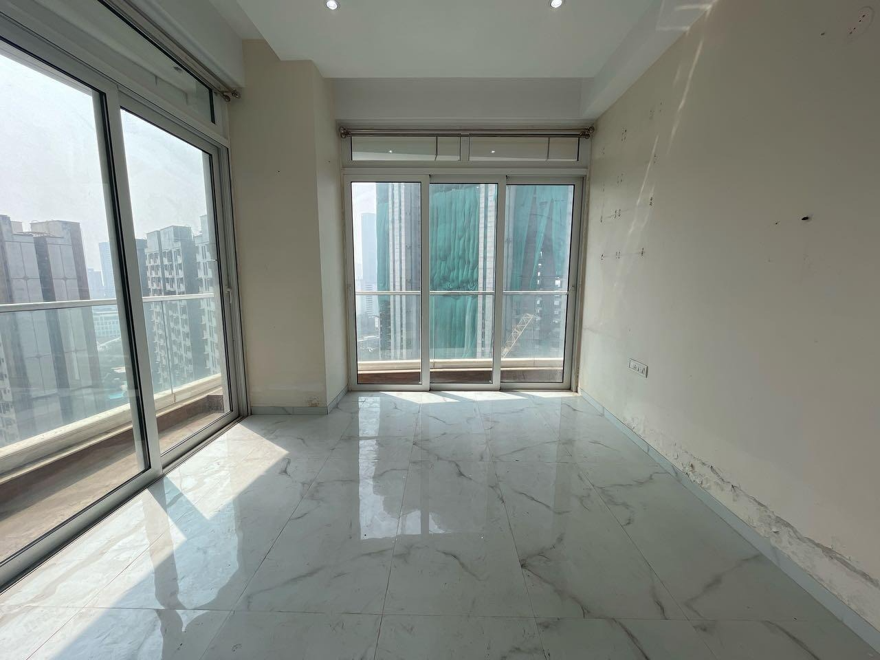 3 BHK + Servant Room Apartment For Rent in Enpar Lotus 101 Worli Residences