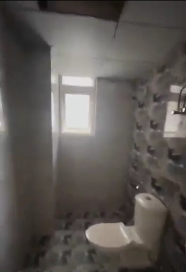 Bathroom, slf-anushree 3 Bedroom 1614 Sq.Ft. Apartment In Sector 75 Faridabad 8676975