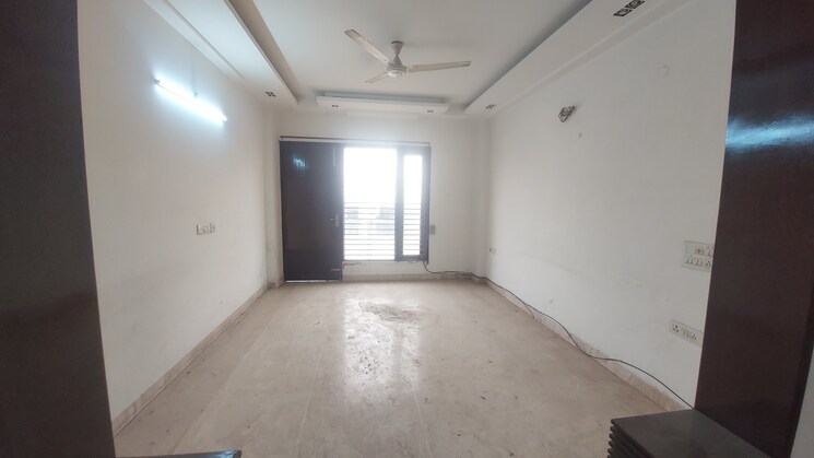 Living Room, rana pratap bagh 4 Bedroom 235 Sq.Yd. Builder Floor In Rana Pratap Bagh Delhi 8676990