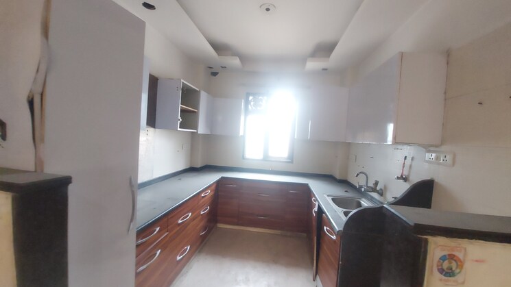 Kitchen, rana pratap bagh 4 Bedroom 235 Sq.Yd. Builder Floor In Rana Pratap Bagh Delhi 8676990