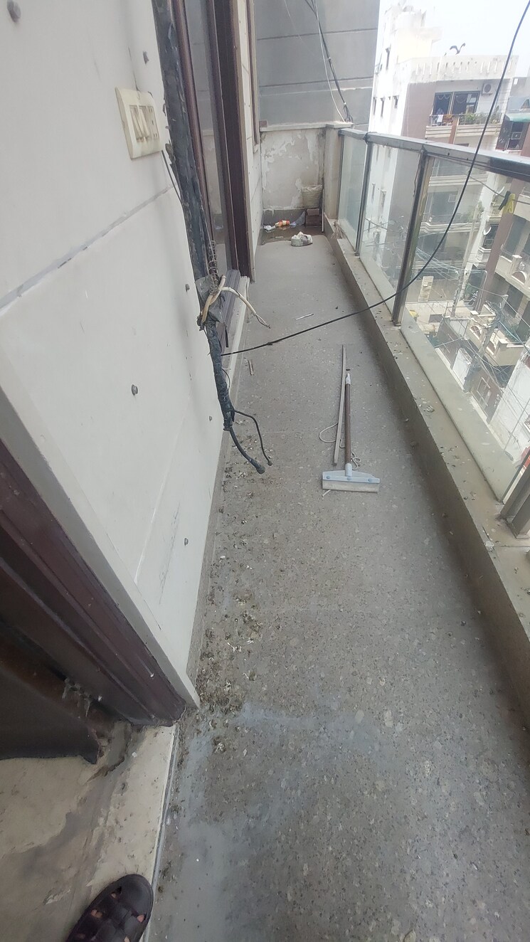 Balcony, rana pratap bagh 4 Bedroom 235 Sq.Yd. Builder Floor In Rana Pratap Bagh Delhi 8676990