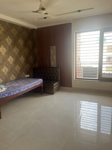 Bedroom in 3 BHK Builder Floor at Sector 85 – for Rent