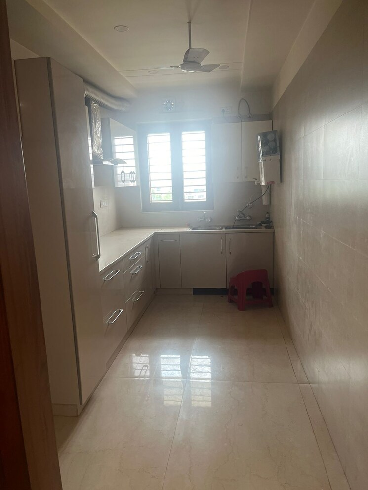 Kitchen, sector 85 3 Bedroom 250 Sq.Yd. Builder Floor In Sector 85 Faridabad 8677072