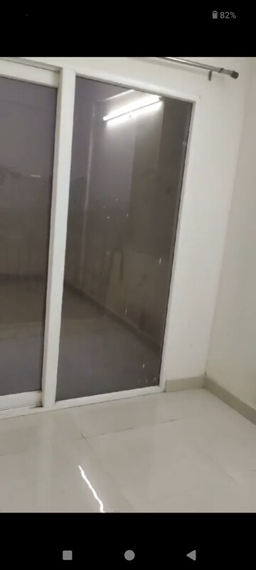 Furnished Amenities in 2 BHK Apartment at Signature Global Orchard Avenue, Sector 93 – for Rent