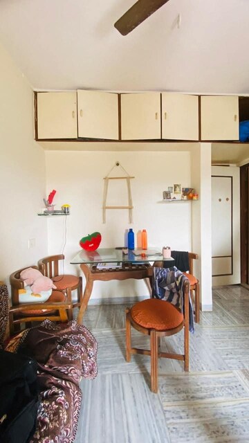 2 BHK Apartment For Rent in Bansi Villa, Vile Parle West