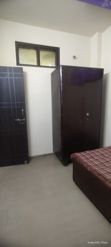 Furnished Amenities in 1 BHK Builder Floor at Vishwas Park – for Sale