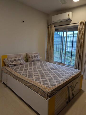 Master Bedroom in 3 BHK Apartment at Manpada – for Rent