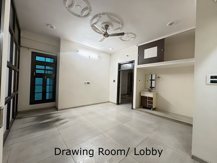 Room, husainganj 3 Bedroom 1250 Sq.Ft. Apartment In Husainganj Lucknow 8677232