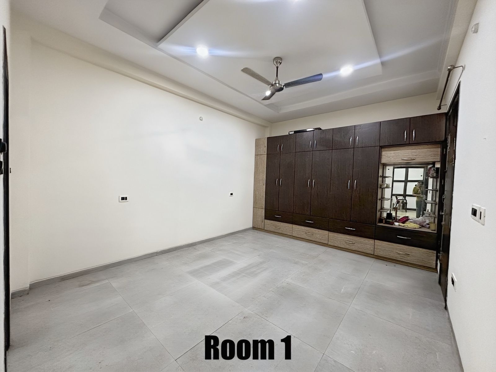 3 BHK + Pooja Room Apartment For Sale in Husainganj