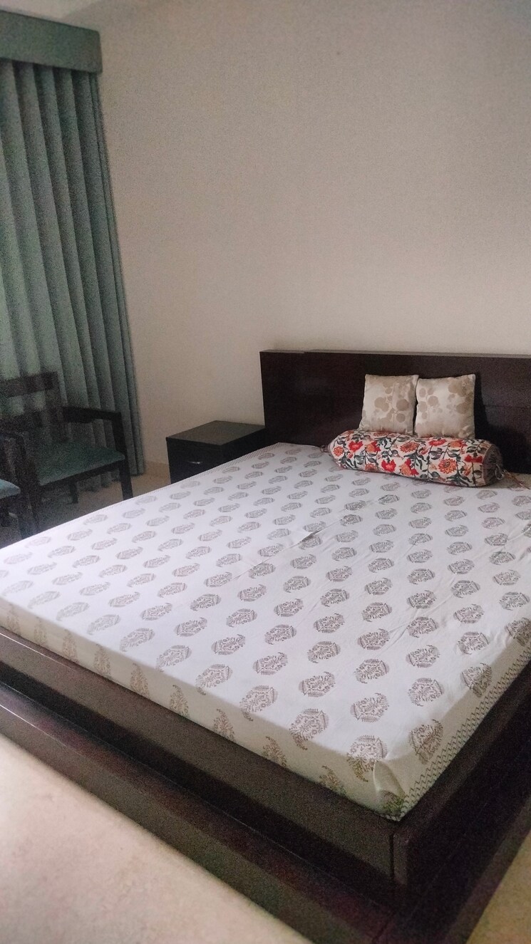Bedroom, green park 3 Bedroom 200 Sq.Yd. Builder Floor In Green Park Delhi 8677264