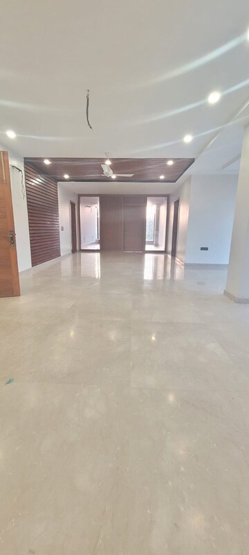Building Lobby in 4 BHK Builder Floor at Sushant Lok I – for Rent
