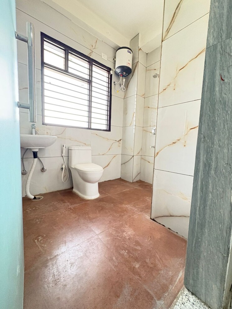 Room, sector 51 4 Bedroom 400 Sq.Yd. Builder Floor In Sector 51 Gurgaon 8677365