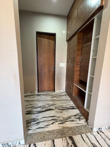 Building Lobby in 4 BHK Builder Floor at Sector 51 – for Rent