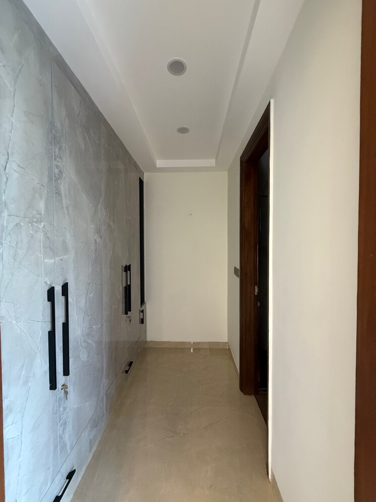 undefined, sector 85 5 Bedroom 500 Sq.Yd. Builder Floor In Sector 85 Faridabad 8677429