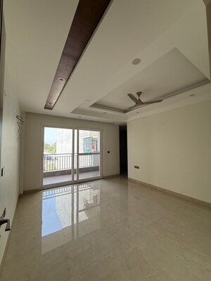 Room in 5 BHK Builder Floor at Sector 85 – for Sale