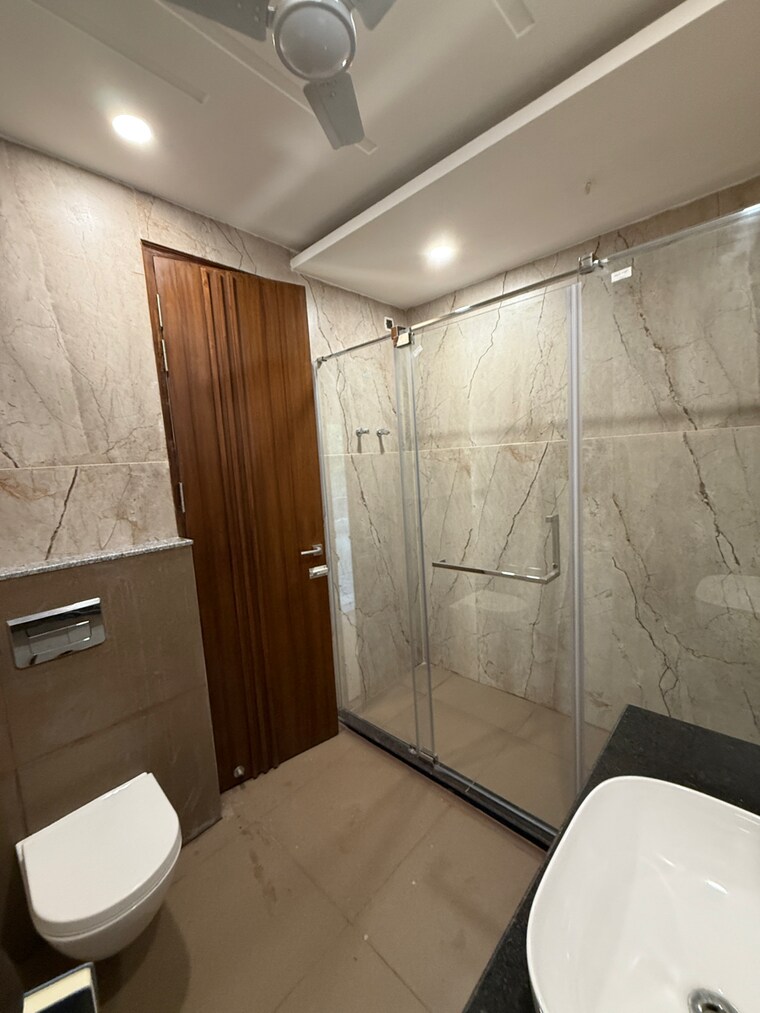 Attached Bathroom, sector 85 5 Bedroom 500 Sq.Yd. Builder Floor In Sector 85 Faridabad 8677429