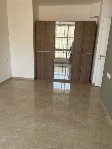 Room in 2 BHK Apartment at Hiranandani Cardinal, Ghodbunder Road – for Rent