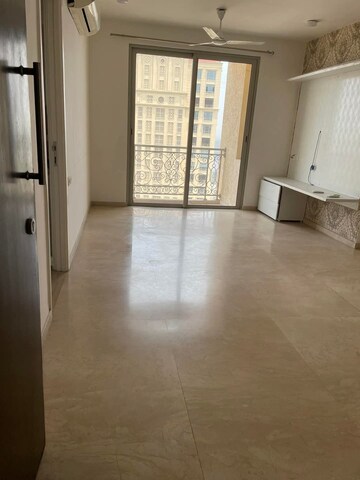 Room in 2 BHK Apartment at Hiranandani Cardinal, Ghodbunder Road – for Rent